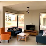 Emos Villa
