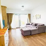 Luxury 3 Bedroom In Swan Lake