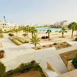 Luxury 3 Bedroom In Swan Lake