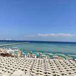 Buki-Gravity-Homes, App No1, Amazing Spacy Beachfront Apartment In 5 Star Hotel Gravity Sahl Hasheesh- For Guests With Nonegyptian Passports