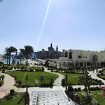 Buki-Gravity-Homes, App No1, Amazing Spacy Beachfront Apartment In 5 Star Hotel Gravity Sahl Hasheesh- For Guests With Nonegyptian Passports