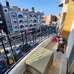 Sheraton Street Metro