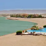 Artsy 1 Bedroom Apt/ Free Pool & Lagoon Access @Elgouna