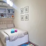 وحده فندقية باطلالة على حمام السباحة فى فيرندا سهل حشيش ريزورت