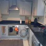 وحده فندقية باطلالة على حمام السباحة فى فيرندا سهل حشيش ريزورت