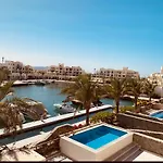 New Apartment Overlooking The Marina In Elgouna