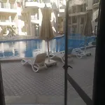 Chic Stylish Spacious Apt Poolside Smarttv & Wifi
