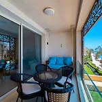 Balanced & Bright 2 Bdr Mangroovy Free Pool & Beach Access