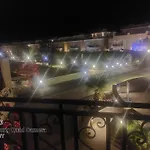 سيلينا باي Selena Bay