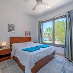Beautiful Apartment With Terrace To The Pool