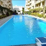 Upscale Studio- Florenza Khamsin