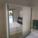 Chic Stylish Spacious Apt Poolside Smarttv & Wifi