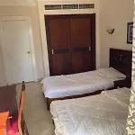 Pyramisa E06