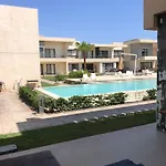 One Bedroom G-Cribs