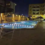 Fox House Resort