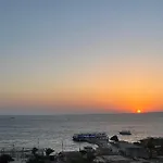 Sea View Apartment In City Center In Front Off The Sea 09