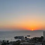 Sea View Apartment , In City Center Front Of The Sea F 10