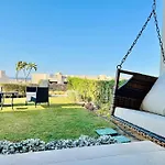Luxury 1 Bedroom Flat With Garden