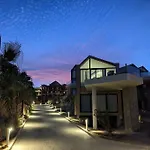 Elevated Sea View 2Br Standalone Free Beach & Pool In Somabay