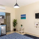 Daily Rent Studio Pool View