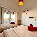 White Villa 4 Bedroom Elgouna Heated Pool