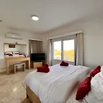 White Villa 4 Bedroom Elgouna Heated Pool