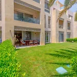 Elegant Apartment With Pool And Beach Access