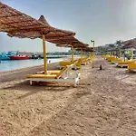 Cozy Apartment In Andalusia With Free Beach