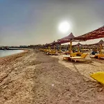 Cozy Apartment In Andalusia With Free Beach