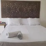 Studio Escape G Cribs