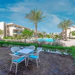 Chic 2 Bedroom Poolside Apartment At G-Crib El Gouna