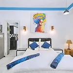 Rare New Marina Hotspot With Fast Free Wifi, Balcony & Pool