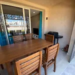Modern Apartment With Great Pool & Beach Access