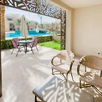 Scenic Pool Front 1 Bdr Mangroovy Free Pool & Beach