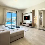 Posh & Eclectic 4 Bdr Villa Fanadir Bay