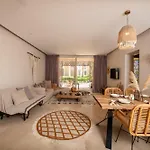 Secluded & Bespoke 1 Bdr Apt With Pool View & Beach Access