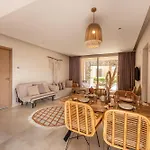 Secluded & Bespoke 1 Bdr Apt With Pool View & Beach Access