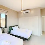 Astounding 3Bdr Villa Tawila Pool Front