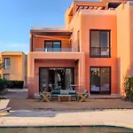 Astounding 3Bdr Villa Tawila Pool Front