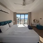 Supreme Beachfront 3Br Villa Soma Bay With Garden