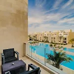 Radiant & Refined 2Bdr Mangroovyfree Beach & Pool