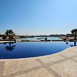 Water Side - Luxurious Ground Floor 3 Bd Apartment In El Gouna-Red Sea
