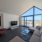 Sea & Golf Views 2Br Villa With Free Beach & Pool Access