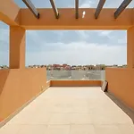 Spacious Townhouse Retreat
