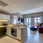 Ocean View: Spacious 2-Bed Apt