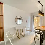 Hotel Apartment Swan Lake