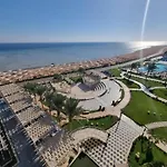 Luxury Beachfront Studio- Foreign Nationals Only