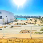 Spacious 2 Bd With Crystal Lagoon Access In Gouna