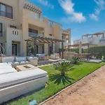 Serene Lakeview Escape 2Br At Cyan Elgouna