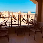 Cozy And Spacious Apartment For Family , View Sea